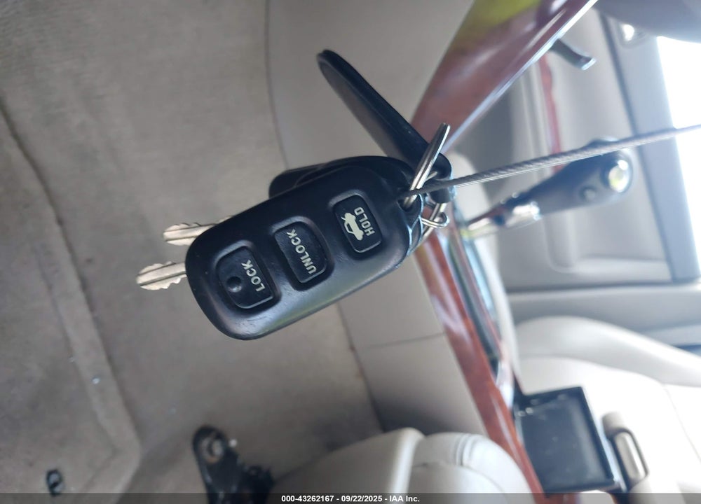 2005 TOYOTA CAMRY XLE VIN: 4T1BE32K65U385019