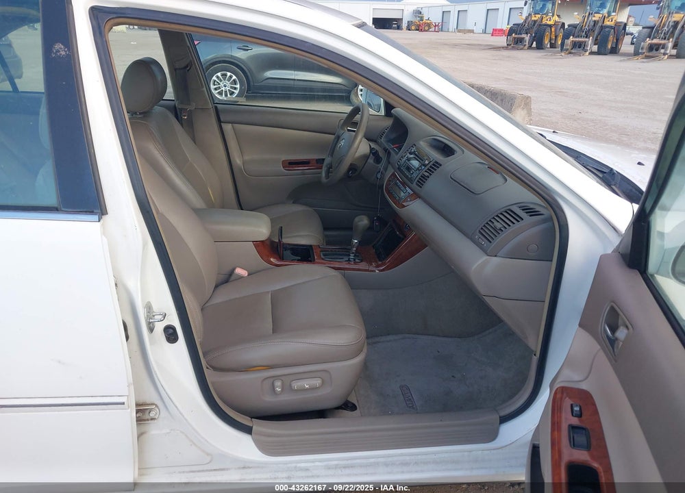 2005 TOYOTA CAMRY XLE VIN: 4T1BE32K65U385019