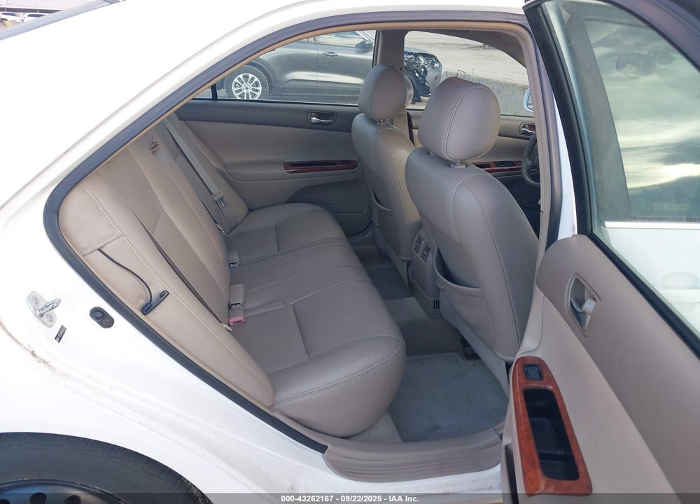 2005 TOYOTA CAMRY XLE VIN: 4T1BE32K65U385019