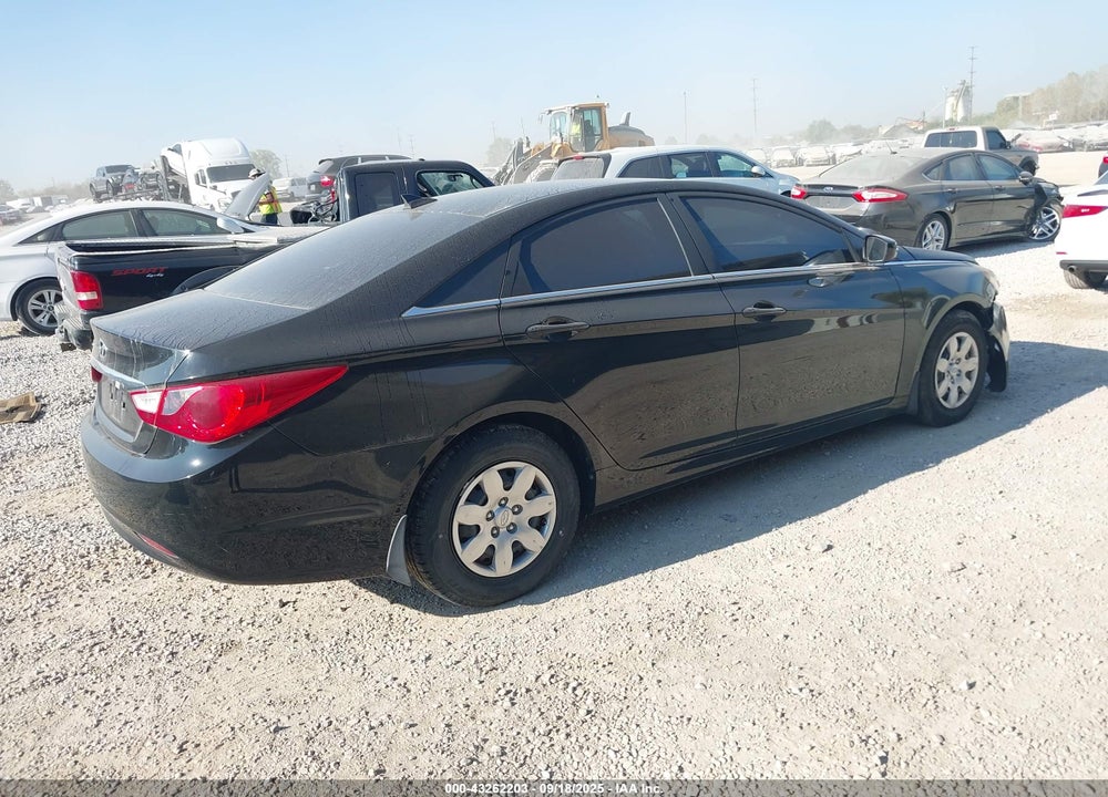 2013 HYUNDAI SONATA VIN: 5NPEB4AC2DH727889