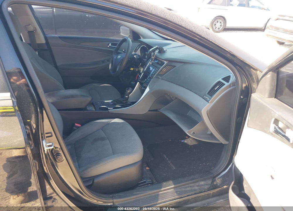 2013 HYUNDAI SONATA VIN: 5NPEB4AC2DH727889
