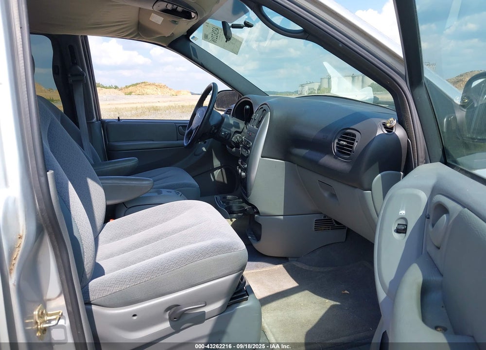 2005 CHRYSLER TOWN & COUNTRY TOURING VIN: 2C4GP54L65R129188