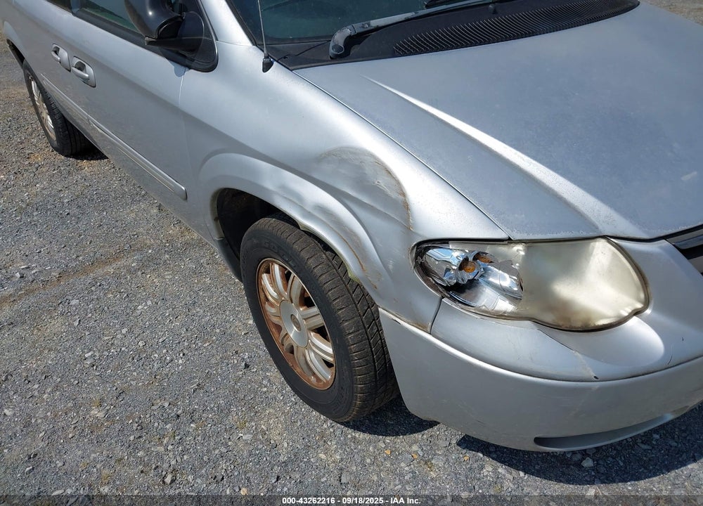 2005 CHRYSLER TOWN & COUNTRY TOURING VIN: 2C4GP54L65R129188