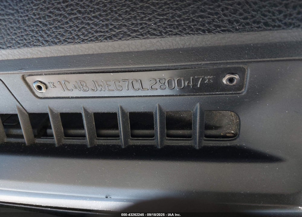 2012 JEEP WRANGLER UNLIMITED SAHARA VIN: 1C4BJWEG7CL280047