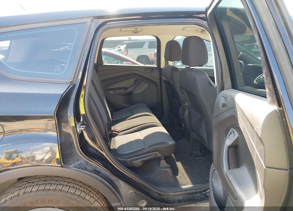 2017 FORD ESCAPE VIN: 1FMCU0F71HUC38428