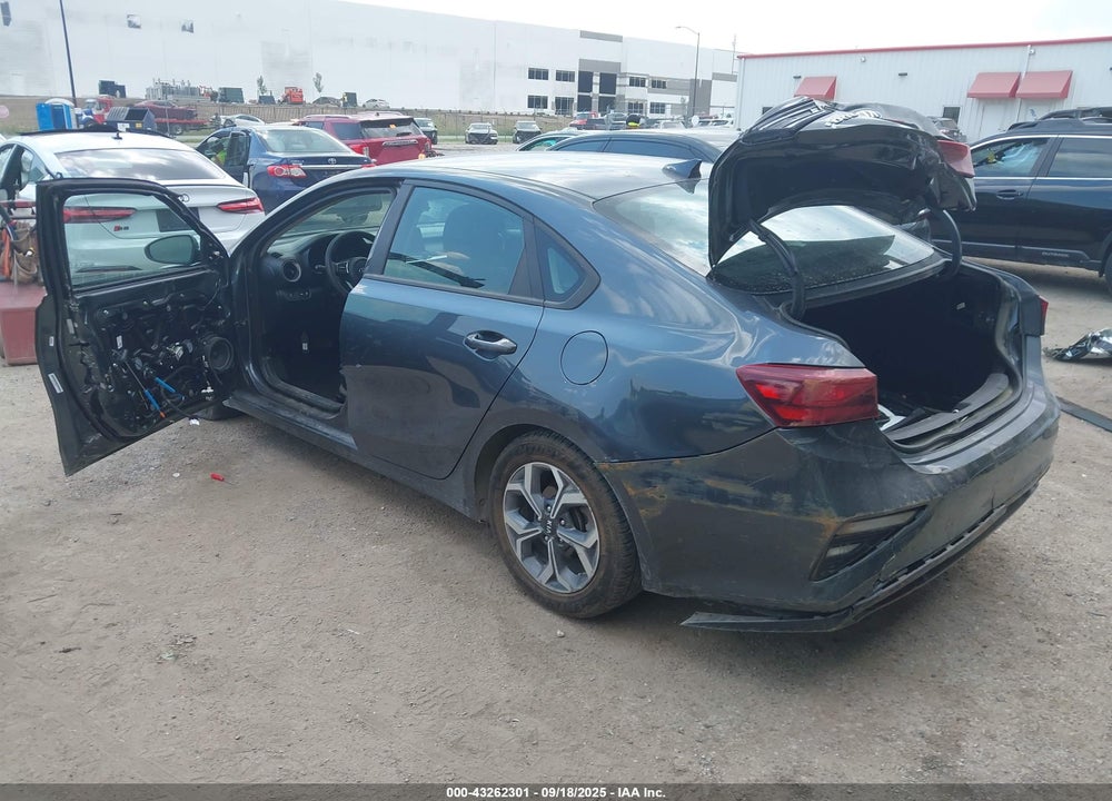 2021 KIA FORTE VIN: 3KPF24ADXME352996