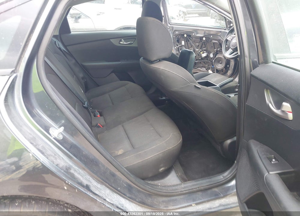 2021 KIA FORTE VIN: 3KPF24ADXME352996