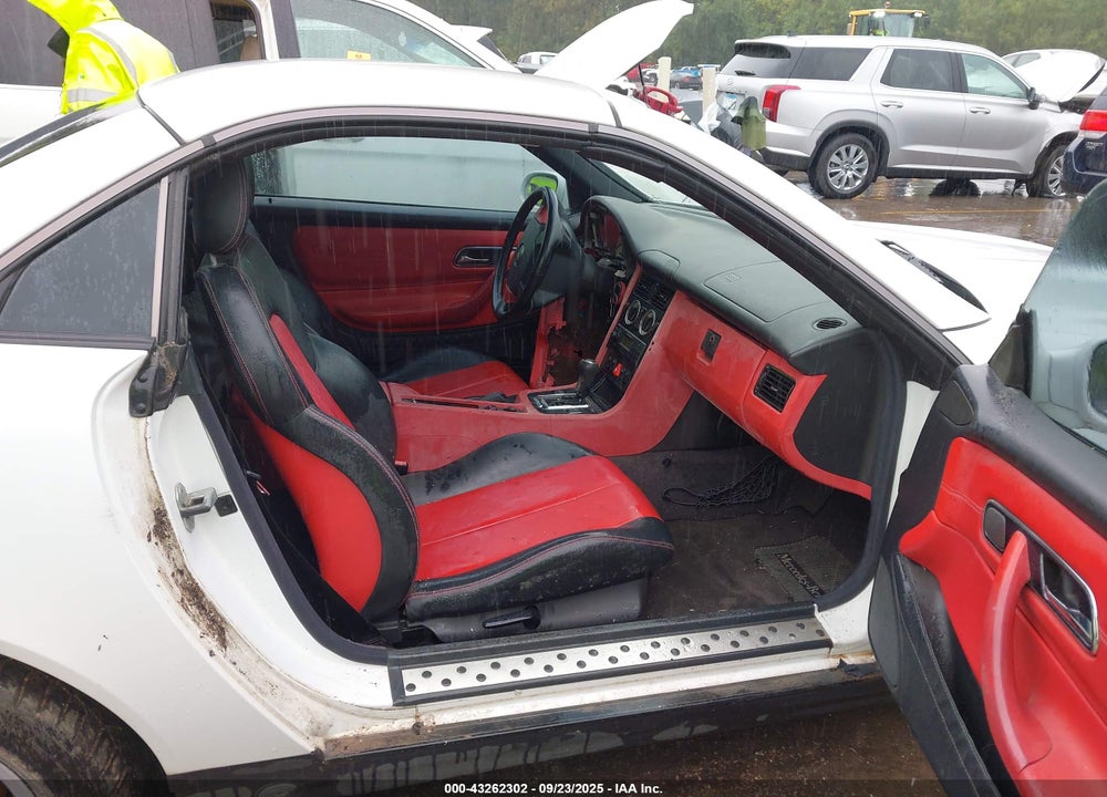1999 MERCEDES-BENZ SLK 230 KOMPRESSOR VIN: WDBKK47F3XF081831