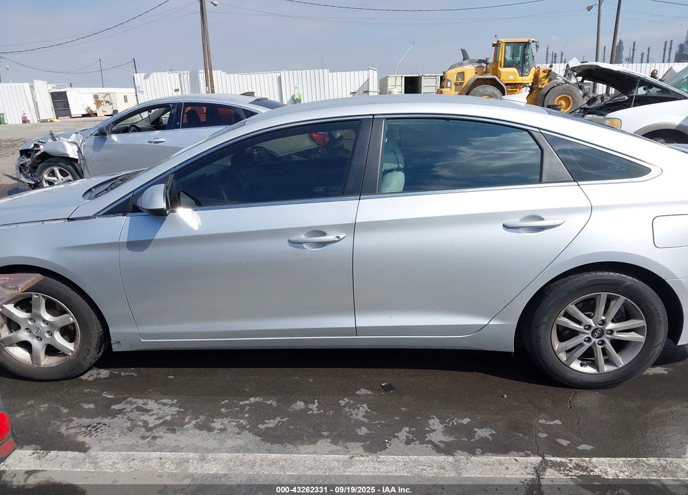 2017 HYUNDAI SONATA VIN: 5NPE24AF4HH557597