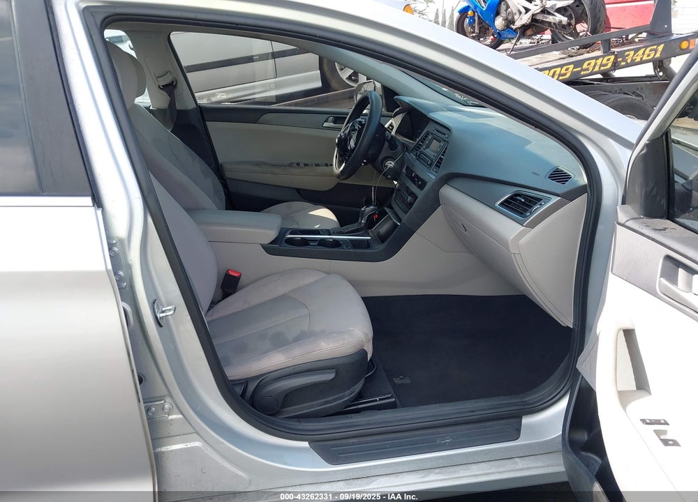 2017 HYUNDAI SONATA VIN: 5NPE24AF4HH557597