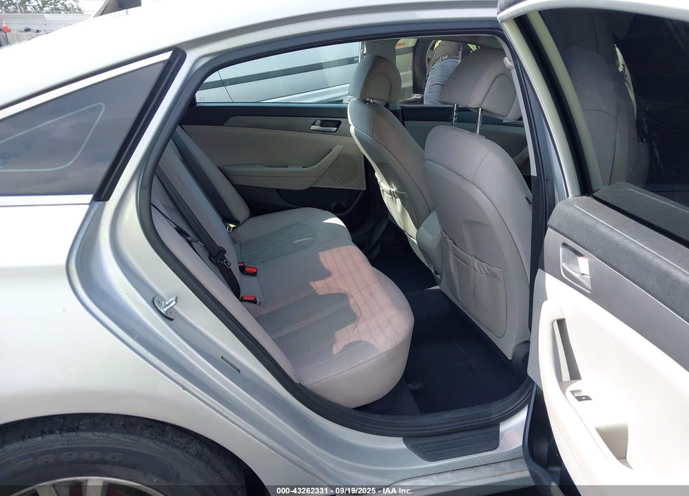 2017 HYUNDAI SONATA VIN: 5NPE24AF4HH557597