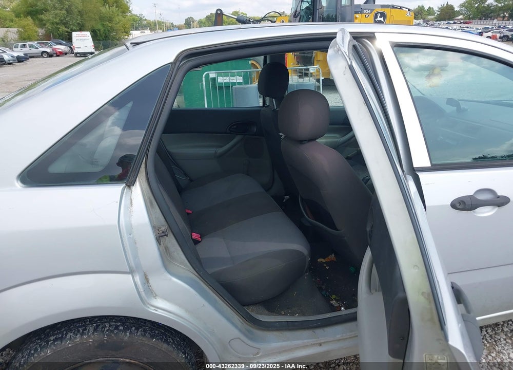 2007 FORD FOCUS VIN: 1FAFP34N57W154746