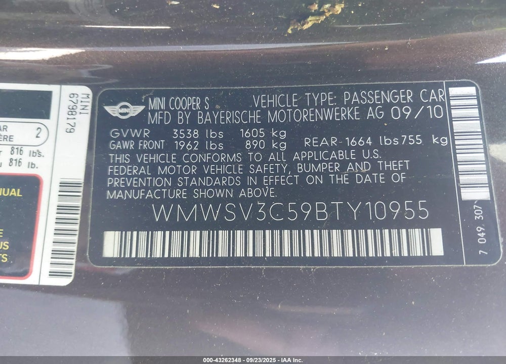 2011 MINI COOPER S VIN: WMWSV3C59BTY10955