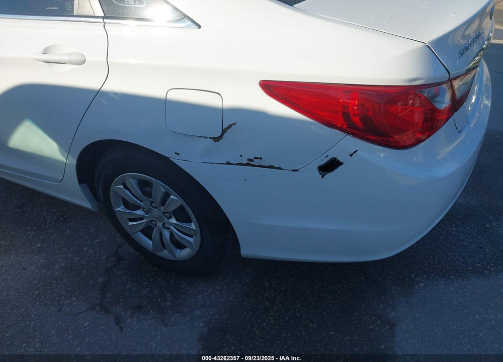 2013 HYUNDAI SONATA GLS VIN: 5NPEB4AC5DH564283
