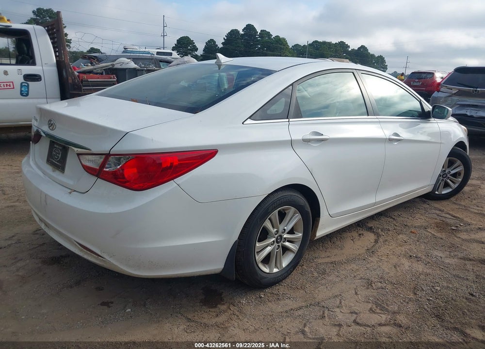 2011 HYUNDAI SONATA VIN: 5NPEB4AC5BH161787