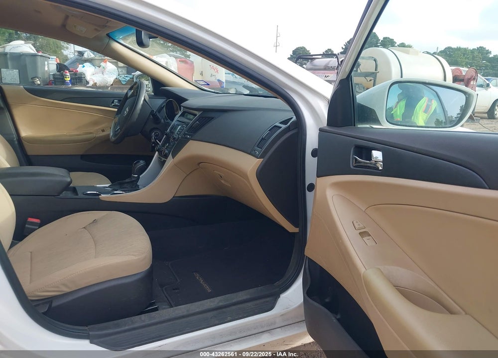 2011 HYUNDAI SONATA VIN: 5NPEB4AC5BH161787