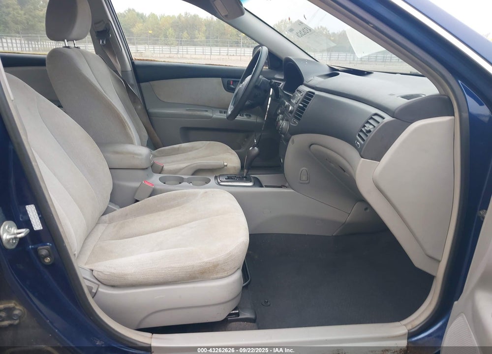2007 KIA OPTIMA VIN: KNAGE123975156643