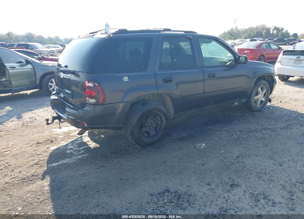 2007 CHEVROLET TRAILBLAZER LS VIN: 1GNDS13S672216004
