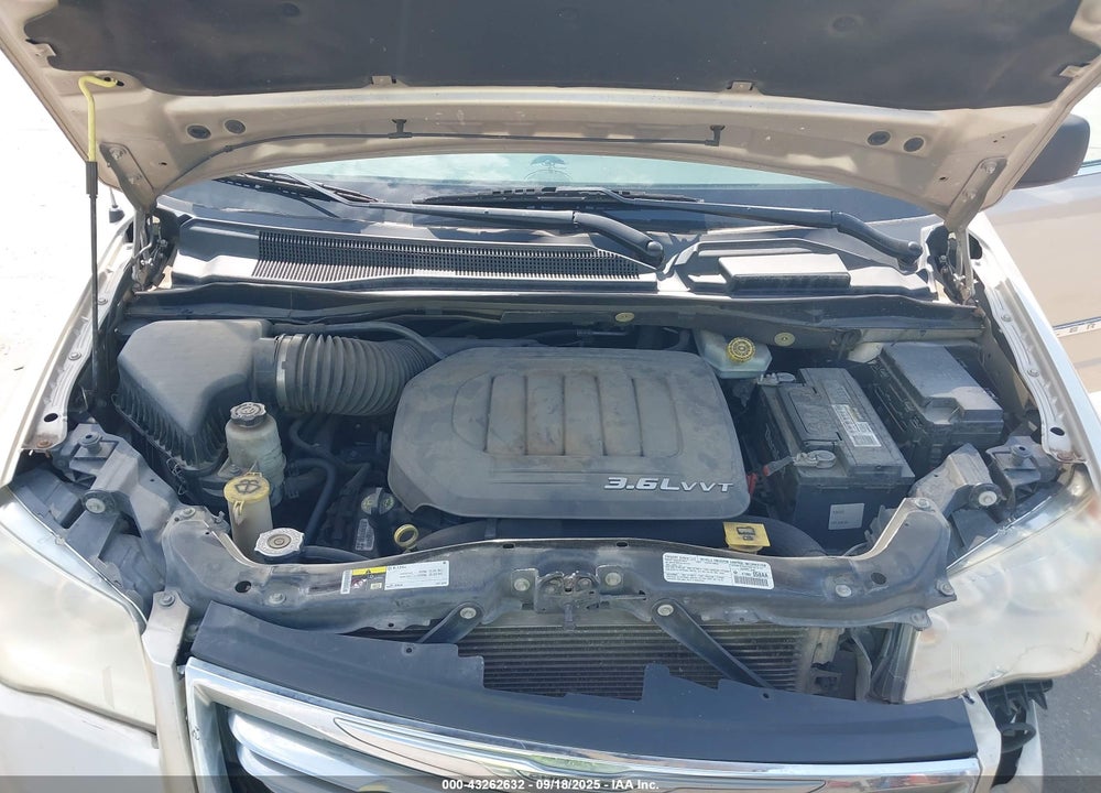 2014 CHRYSLER TOWN & COUNTRY TOURING VIN: 2C4RC1BGXER125468