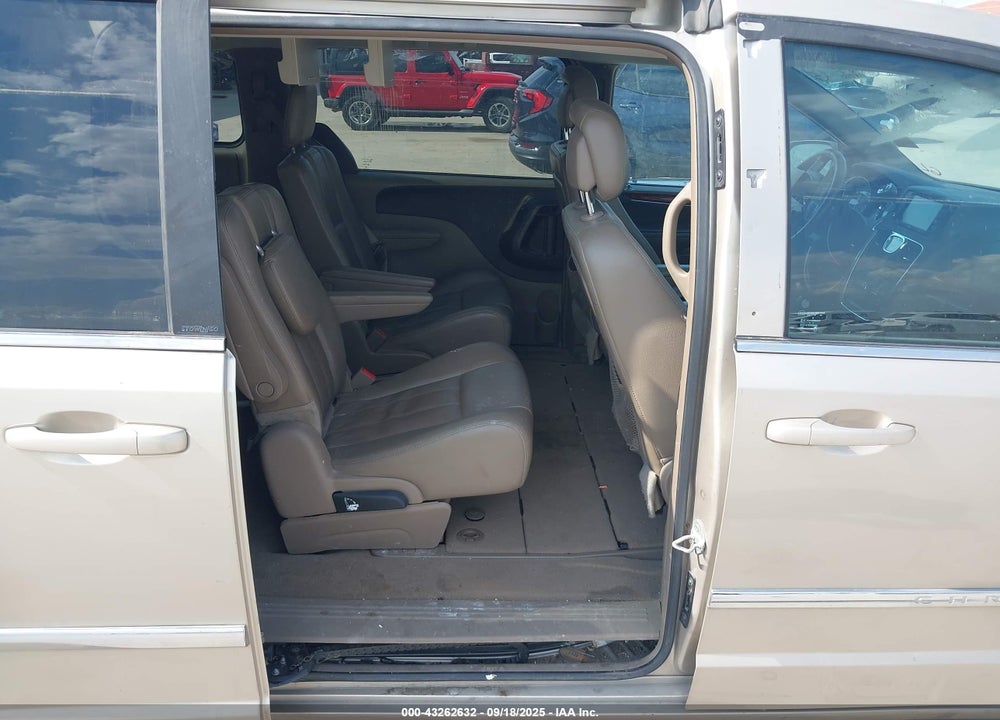 2014 CHRYSLER TOWN & COUNTRY TOURING VIN: 2C4RC1BGXER125468