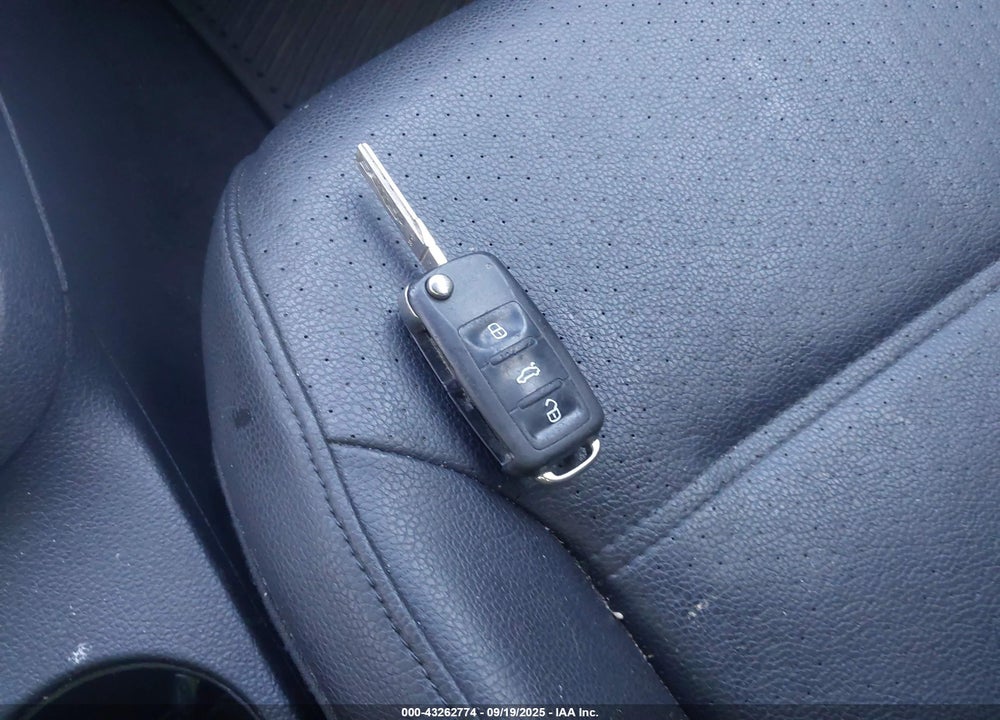 2014 VOLKSWAGEN JETTA VIN: 3VWD07AJ9EM322879