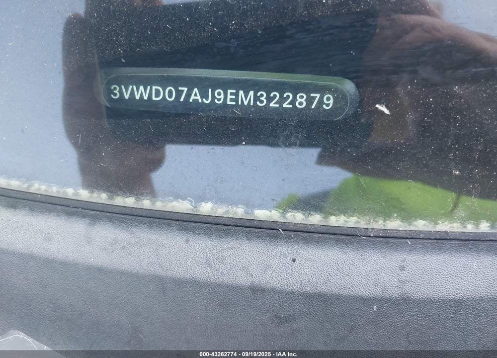2014 VOLKSWAGEN JETTA VIN: 3VWD07AJ9EM322879