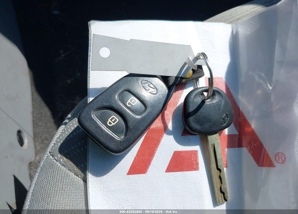 2016 HYUNDAI ACCENT VIN: KMHCT4AE1GU978740