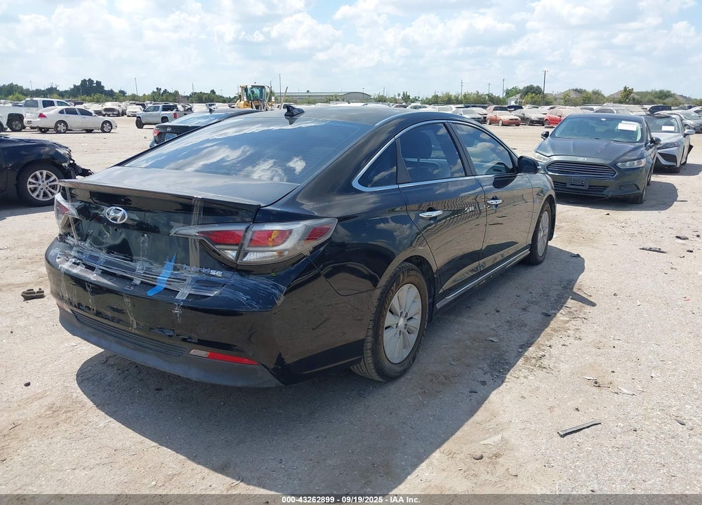 2016 HYUNDAI SONATA HYBRID VIN: KMHE24L1XGA019120