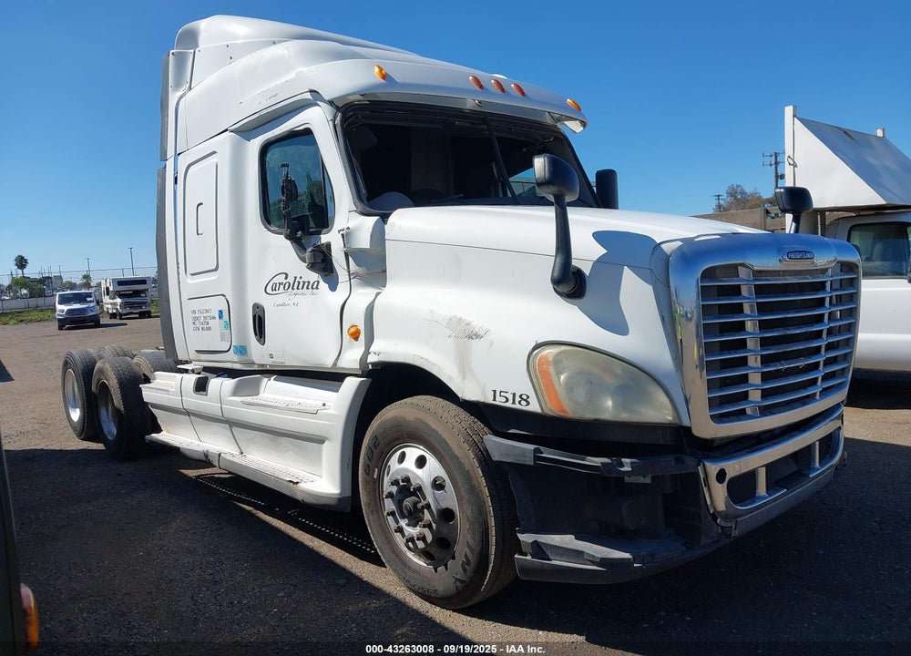 2015 FREIGHTLINER CASCADIA 125 VIN: 3AKGGLD64FSGJ2803