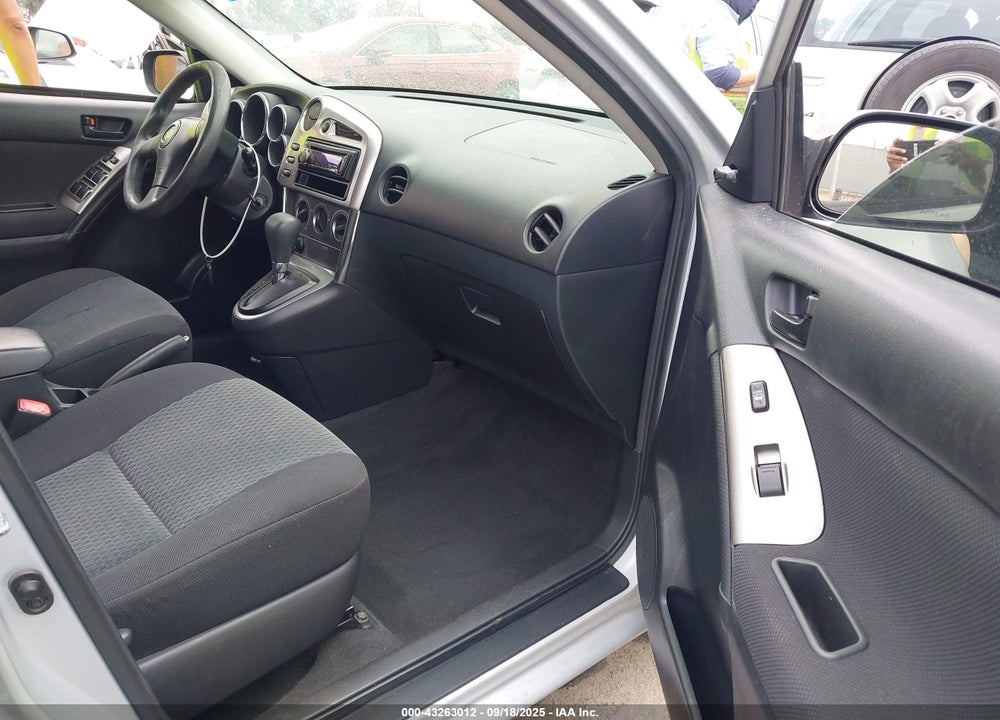 2008 TOYOTA MATRIX VIN: 2T1KR32E38C717194