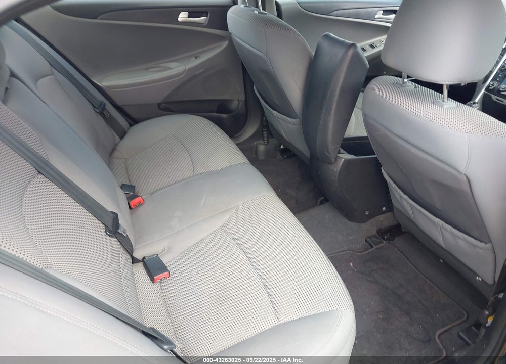 2011 HYUNDAI SONATA GLS VIN: 5NPEB4AC1BH263569