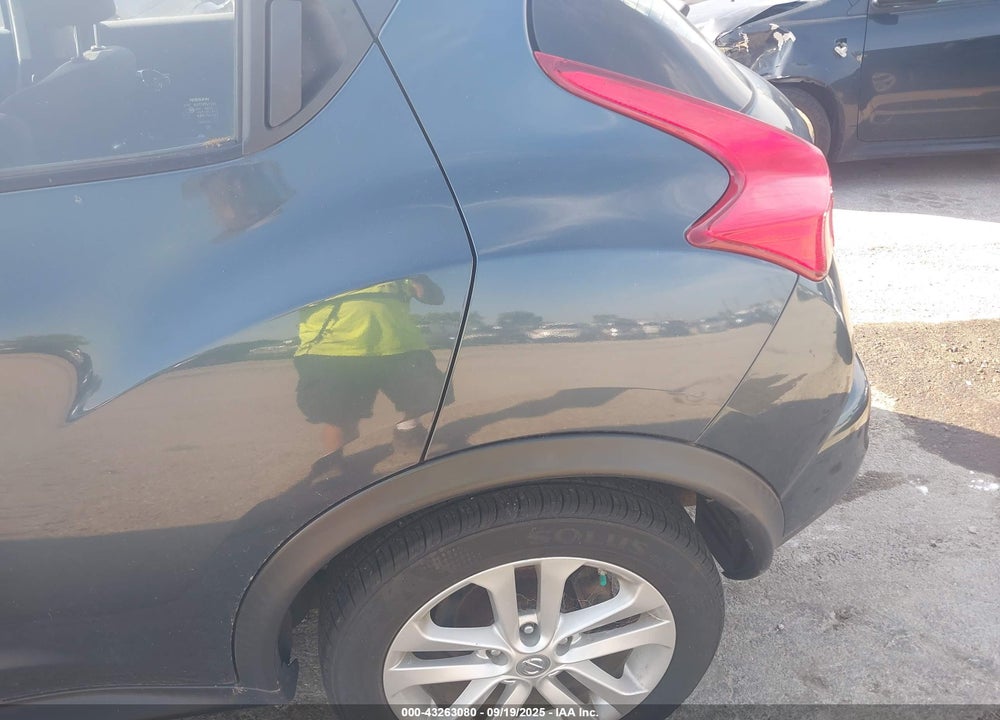 2011 NISSAN JUKE VIN: JN8AF5MR2BT007031