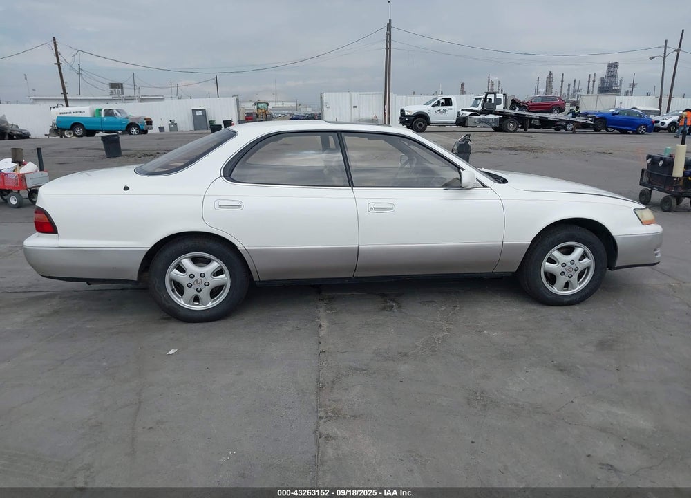 1996 LEXUS ES 300 VIN: JT8BF12G1T0161130