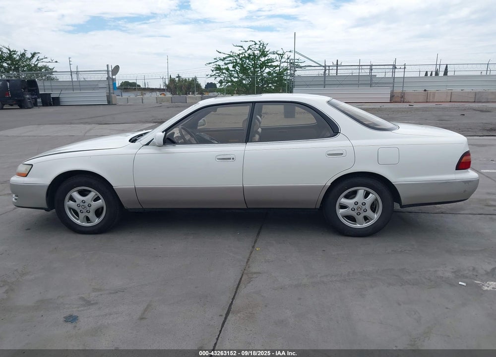 1996 LEXUS ES 300 VIN: JT8BF12G1T0161130
