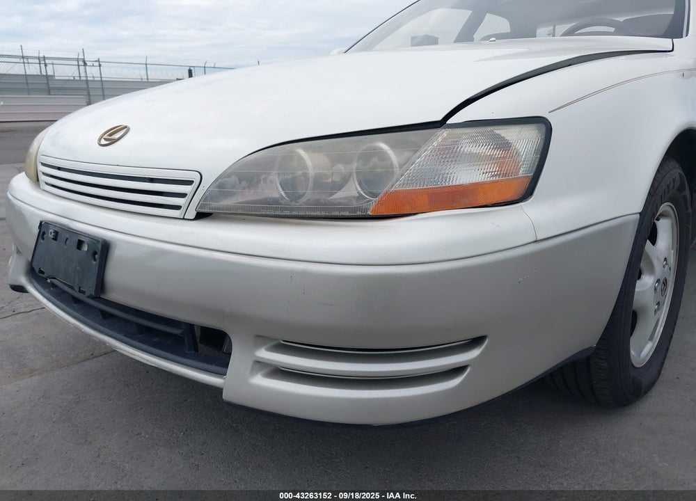 1996 LEXUS ES 300 VIN: JT8BF12G1T0161130
