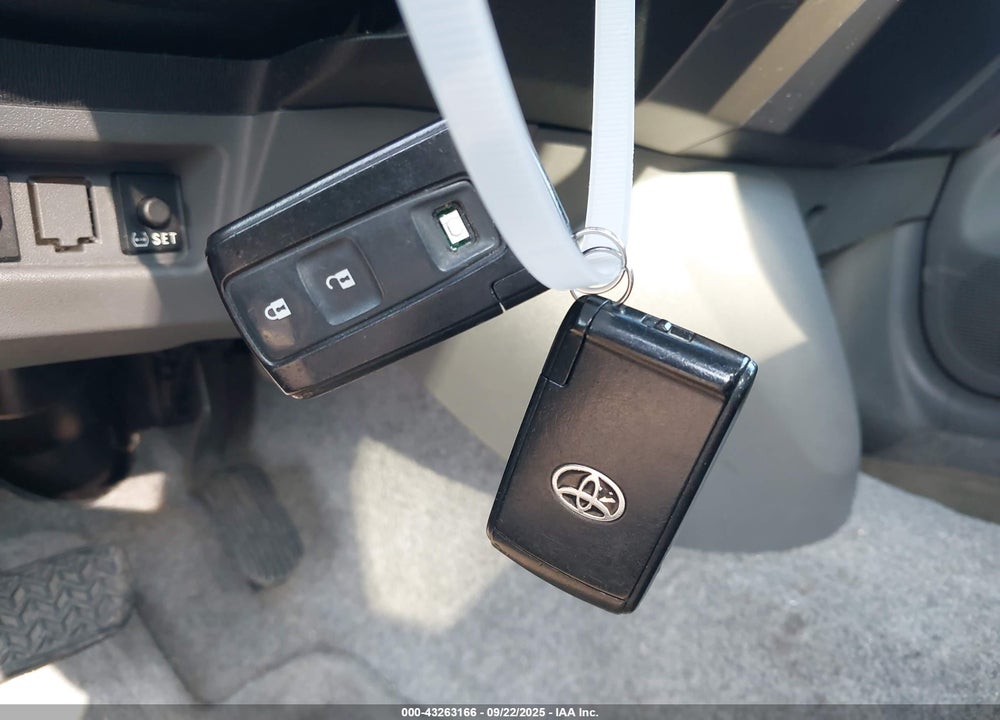2008 TOYOTA PRIUS VIN: JTDKB20U983414163