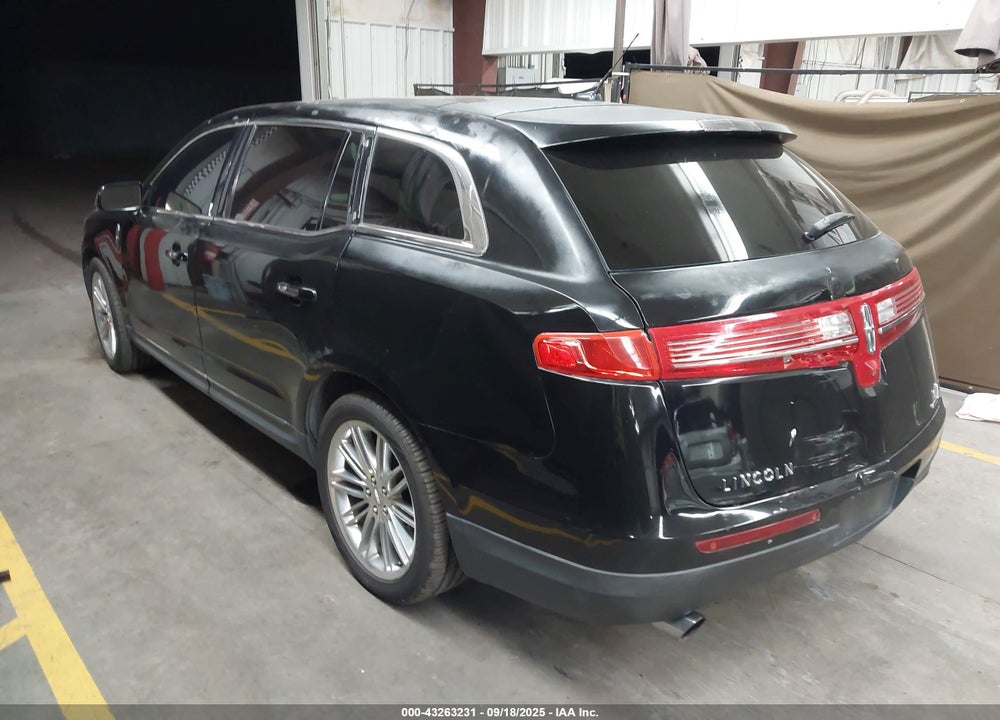 2016 LINCOLN MKT VIN: 2LMHJ5AT5GBL00597