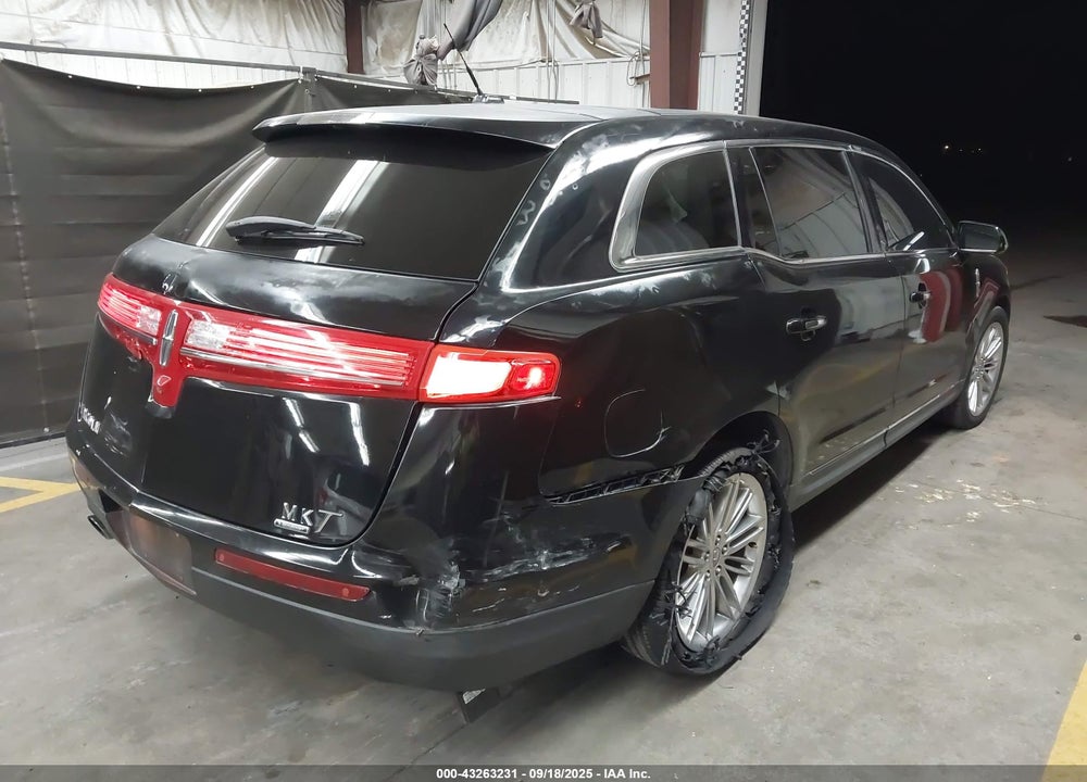 2016 LINCOLN MKT VIN: 2LMHJ5AT5GBL00597