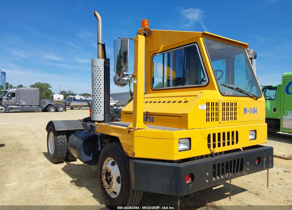 2013 OTTAWA YARD TRUCK VIN: EINF814EE13332872