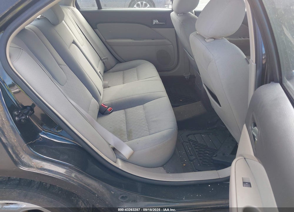 2011 FORD FUSION VIN: 3FAHP0HA2BR179761