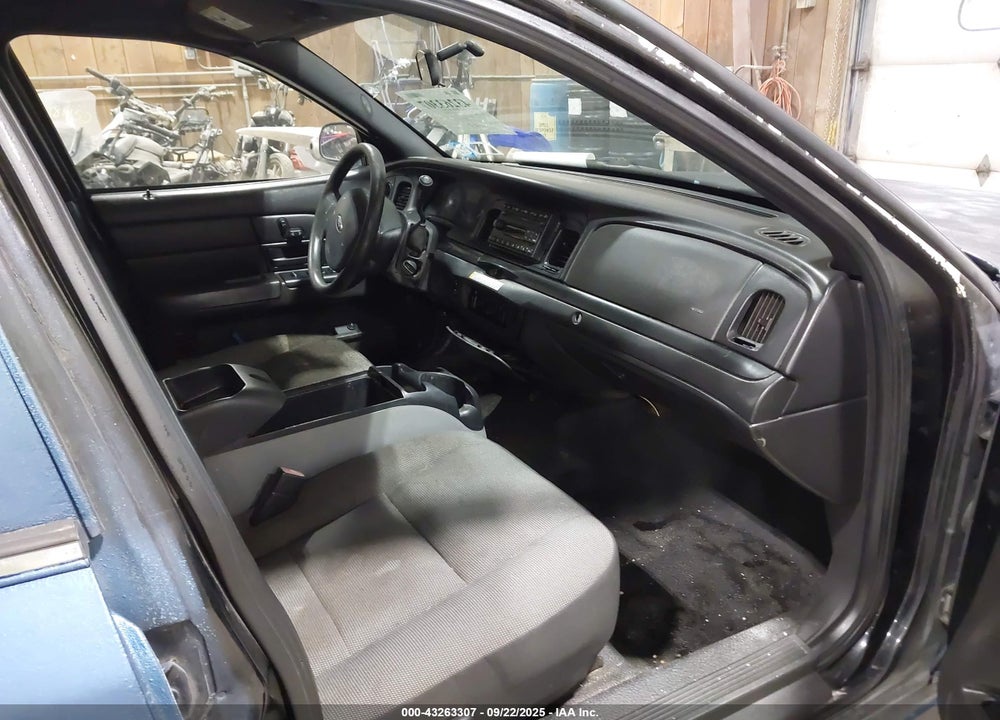 2008 FORD CROWN VICTORIA POLICE/POLICE INTERCEPTOR VIN: 2FAHP71V08X136178