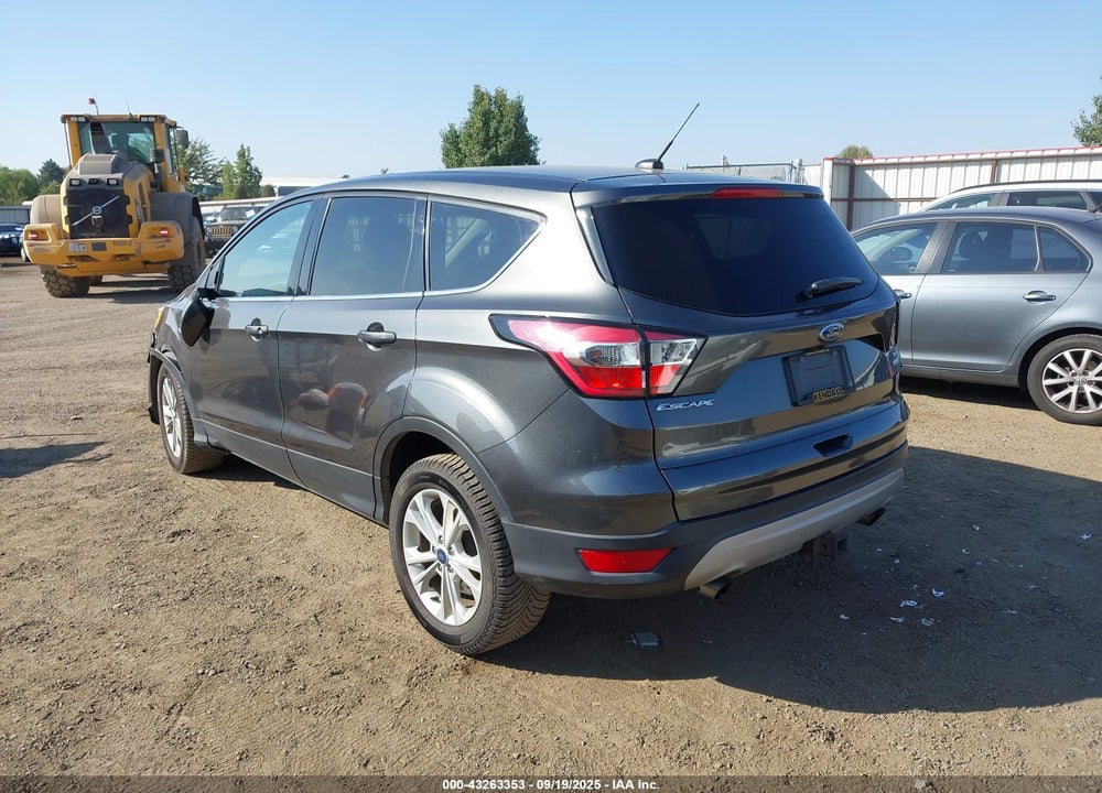 2017 FORD ESCAPE VIN: 1FMCU9G98HUD41673