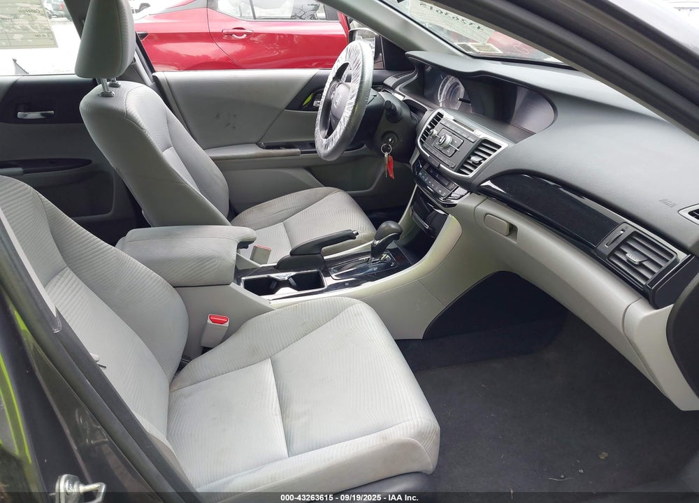 2016 HONDA ACCORD VIN: 1HGCR2F32GA064319