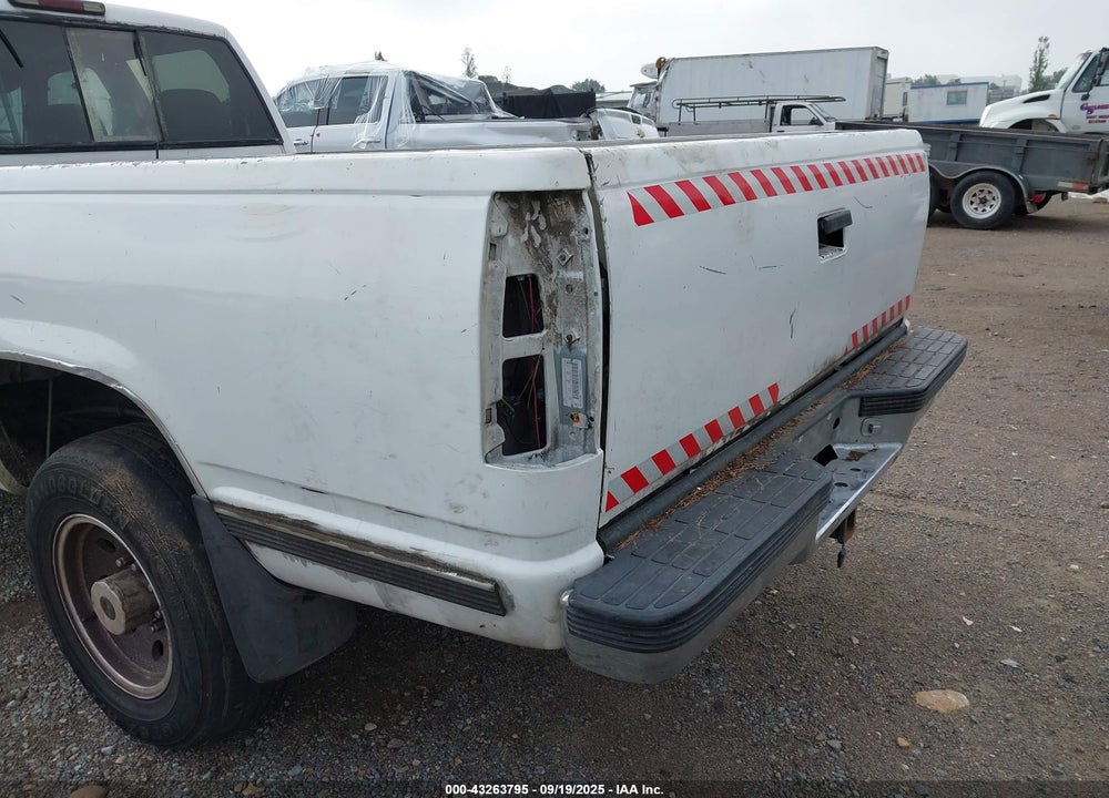 2000 CHEVROLET C3500 VIN: 1GCGC33J1YF419074
