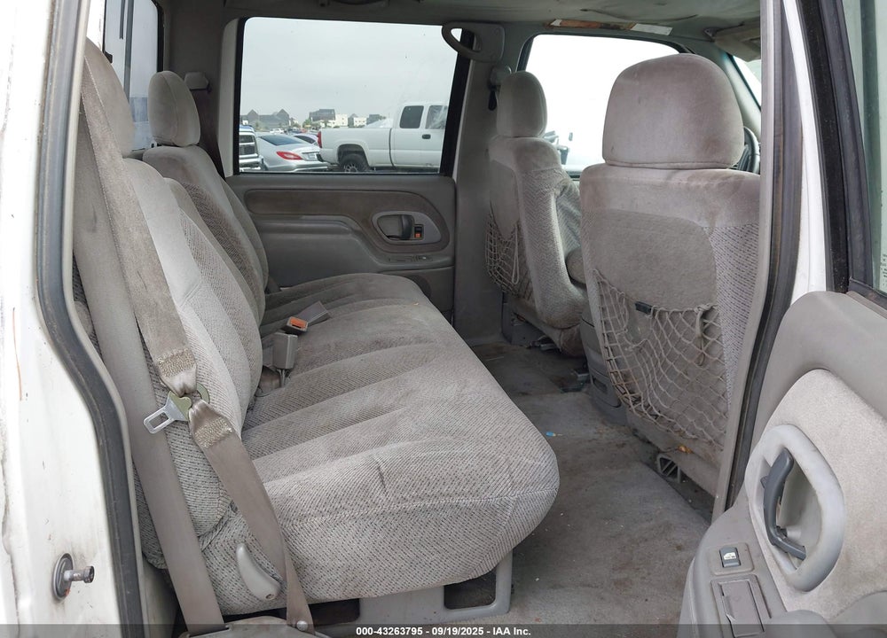 2000 CHEVROLET C3500 VIN: 1GCGC33J1YF419074