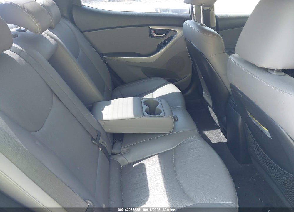 2011 HYUNDAI ELANTRA LIMITED (ULSAN PLANT) VIN: KMHDH4AE4BU135582