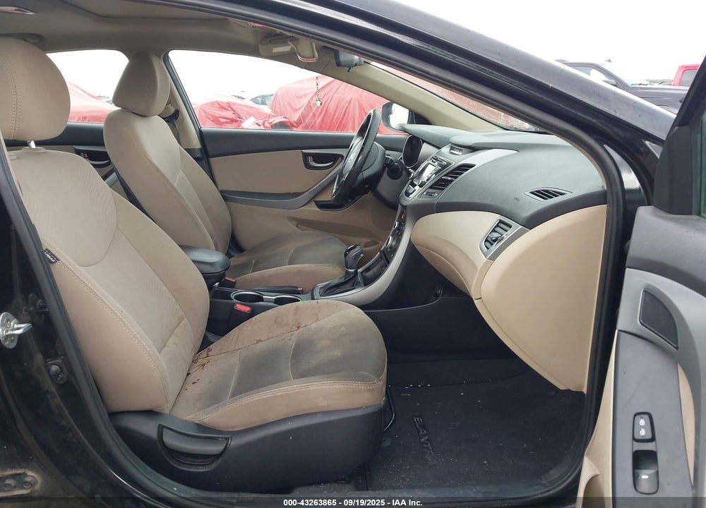 2016 HYUNDAI ELANTRA VIN: 5NPDH4AE9GH753518