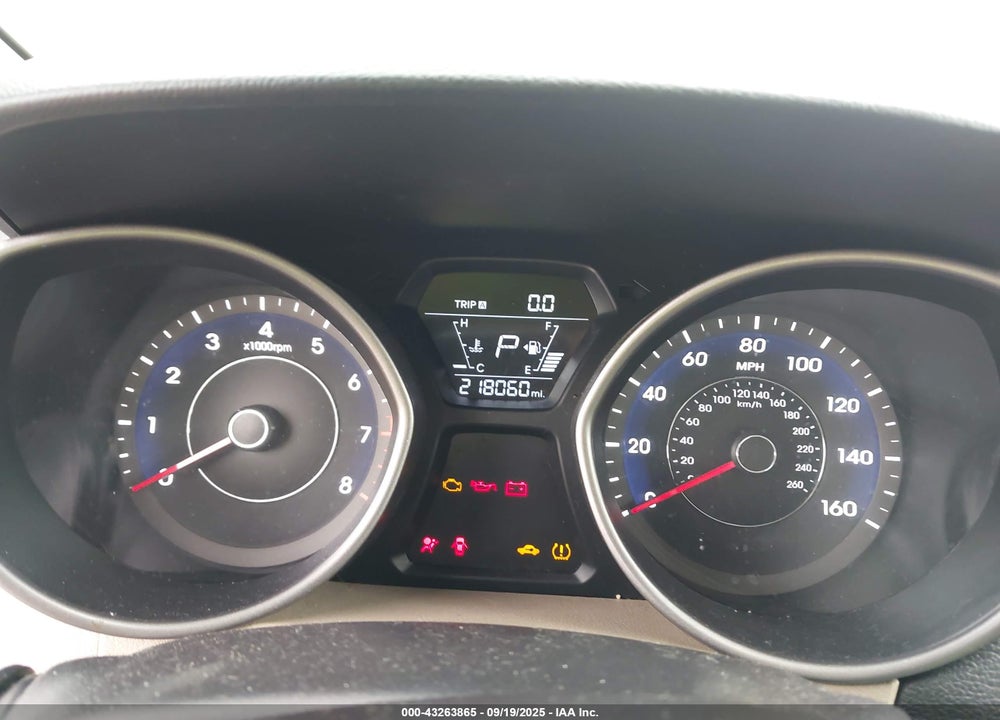 2016 HYUNDAI ELANTRA VIN: 5NPDH4AE9GH753518