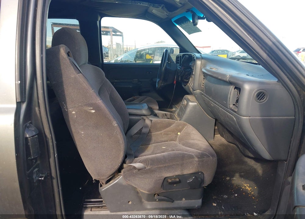 2000 GMC SIERRA 1500 SLE VIN: 1GTEC19T8YZ343095