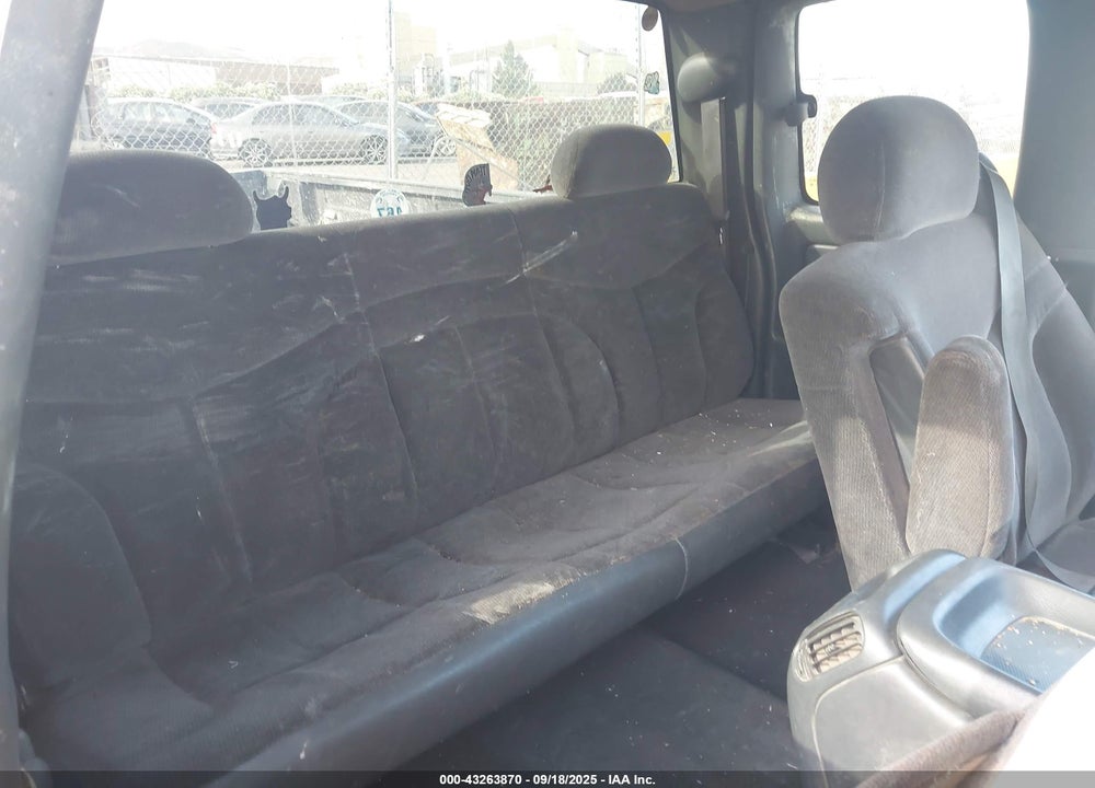 2000 GMC SIERRA 1500 SLE VIN: 1GTEC19T8YZ343095